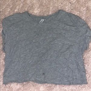cropped grey shirt
